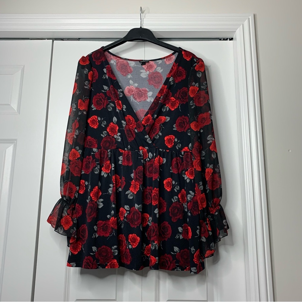 Torrid Red Floral Chiffon Blouse Ruffle Cuff Surplice Neck Women’s Size US 4x